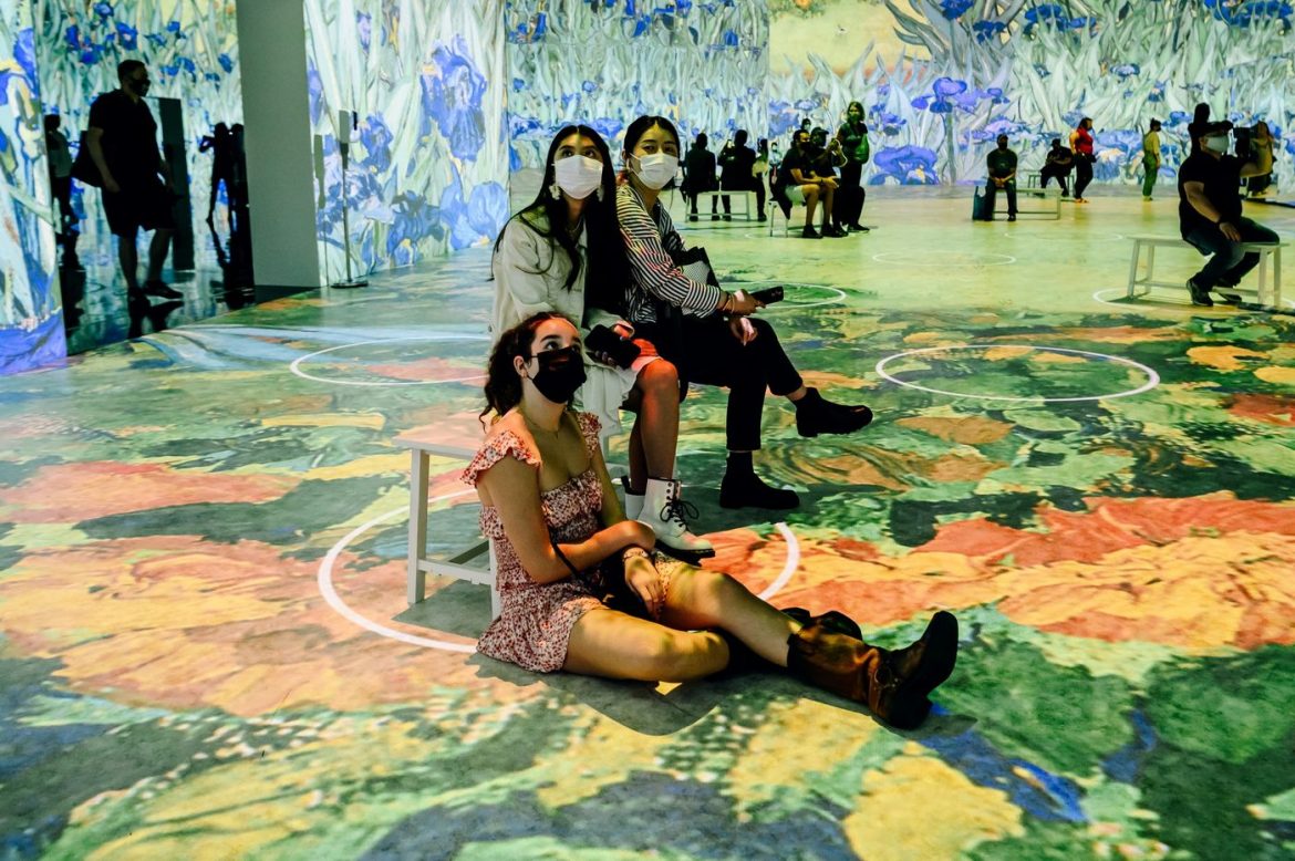 New Ways to Experience Art in Toronto: The Immersive Van Gogh Exhibit