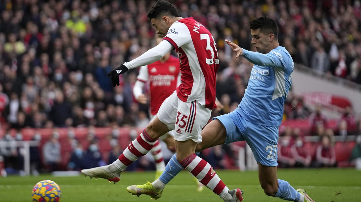 Arsenal and City Neck to Neck in the Race for Glory